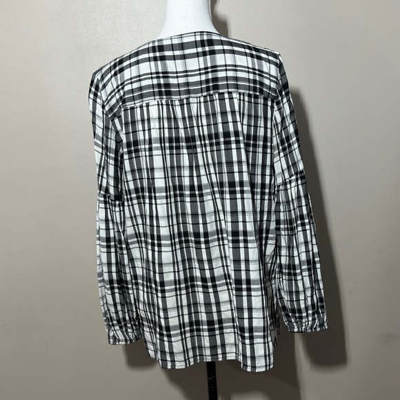 Loft || woman’s paid long sleeves blouse Size Large - Picture 3 of 6